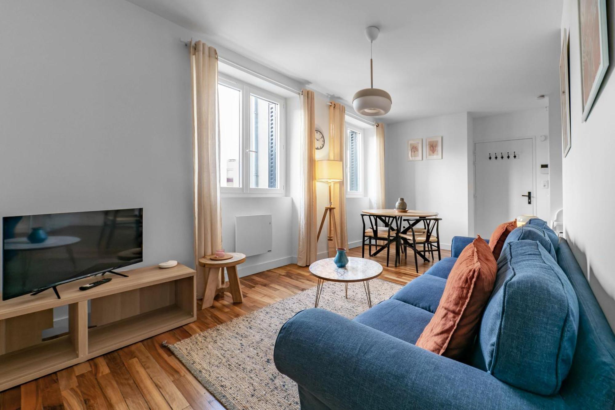Leon Blum - Design - Parking Apartment Clermont-Ferrand