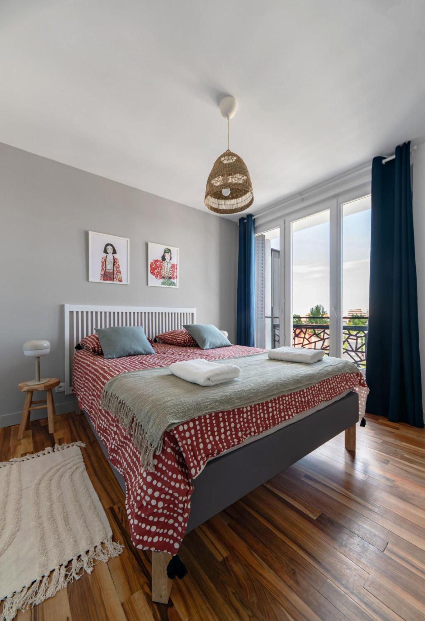 Leon Blum - Design - Parking Apartment Clermont-Ferrand