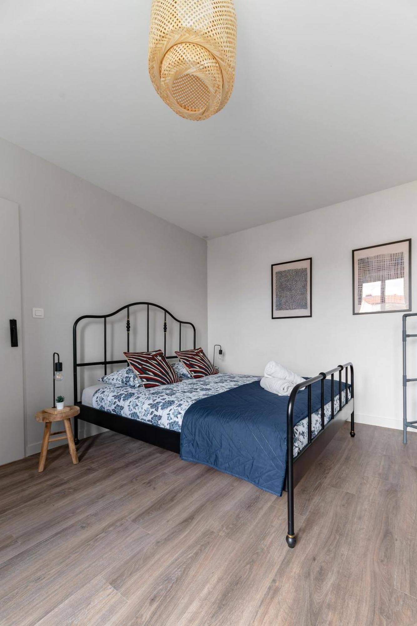 Leon Blum - Design - Parking Apartment Clermont-Ferrand