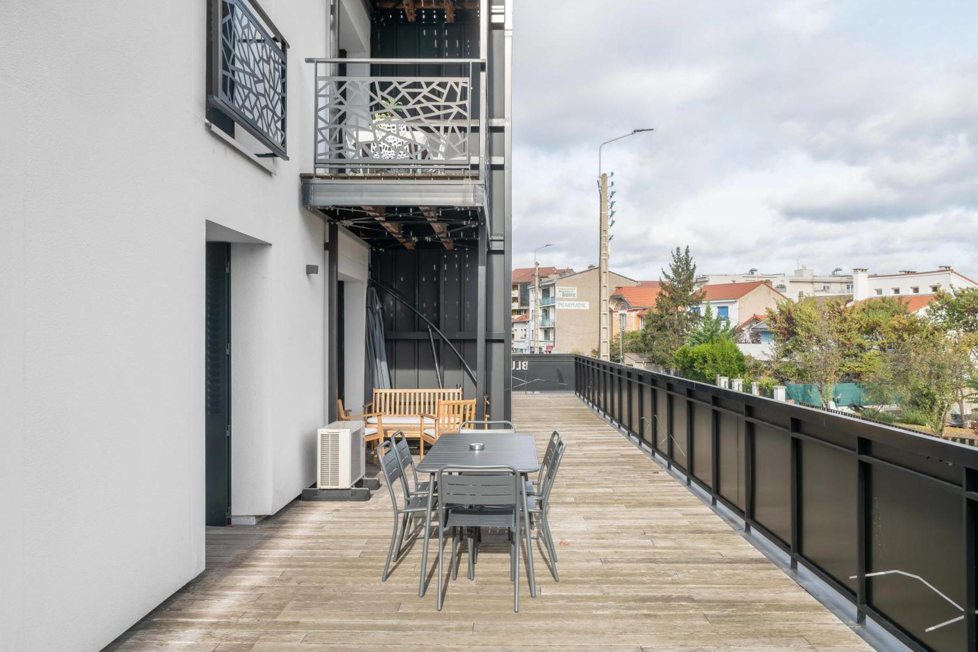 Leon Blum - Design - Parking Apartment